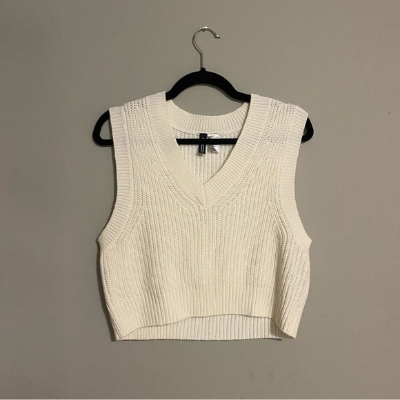 H&M Sweaters - H&M Cream Ribbed Knit Sweater Vest Cropped Top